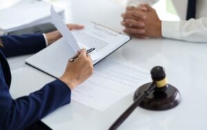 How to Choose a Criminal Defense Lawyer